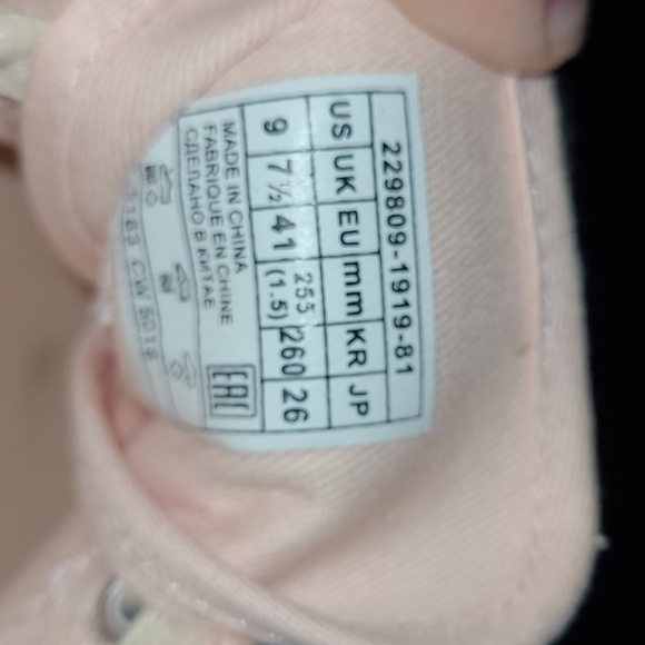 Shoes - Picture 5 of 5